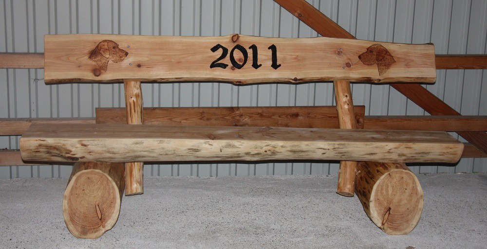 Holzbank, Bank Sitzbank Rundholzbank Tisch Gartenmöbel mit Gravur 1,2m